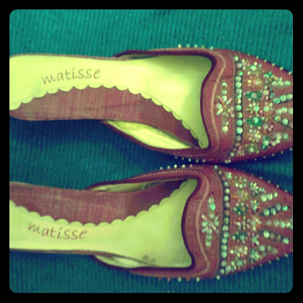 Matisse size 8 womens heels pink with beads